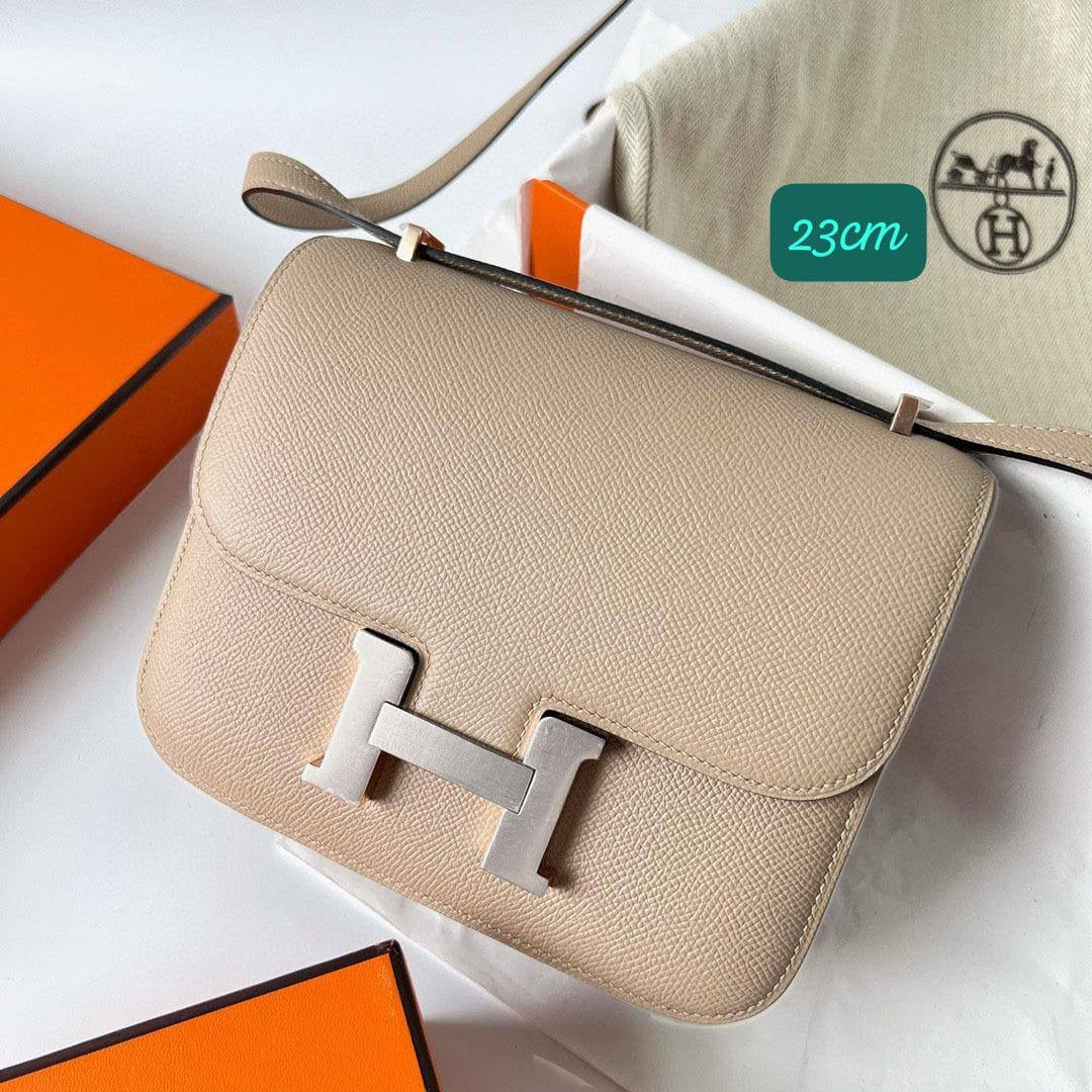 Hermes
Good quality 

with box
🎁🎁🎁
95 dhs🪙💕

Zain186
♥️♥️♥️