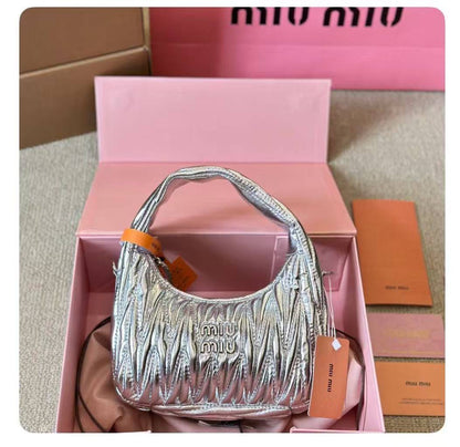 Miu Miu 
Master 
250 dhs🇦🇪

Zain141
♥️♥️♥️