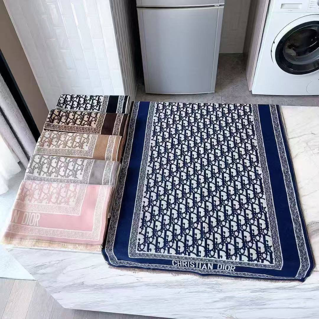 Scarfs For Winter 
Good Quality 
50 dhs🪙
size 65×200cm

Zain250
♥️♥️♥️