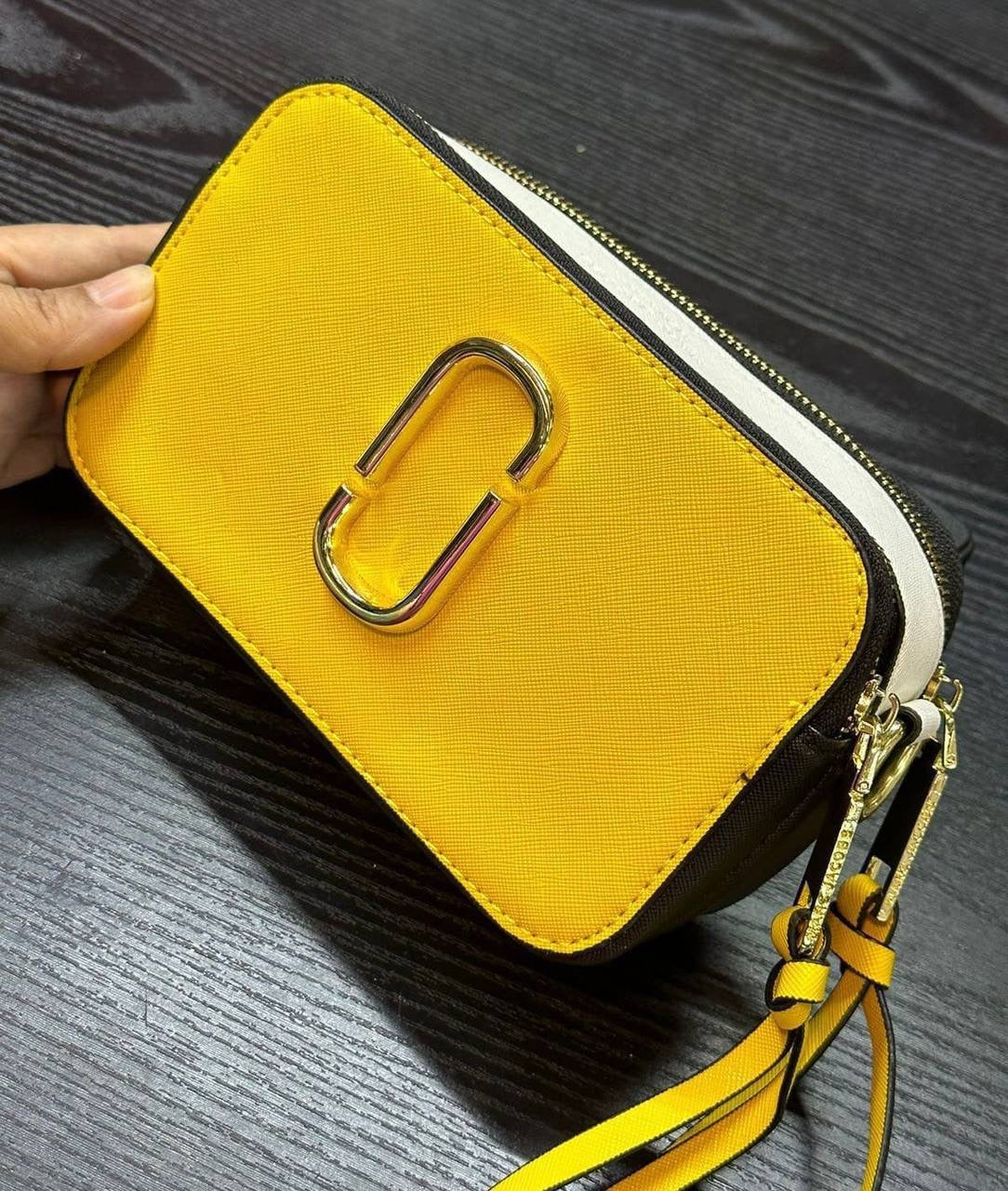 MARC JACOBS 

NEW CAME GOOD QUALITY 
WITH BOX 
🎁🎁🎁

80 dhs🇦🇪

Zain39
♥️♥️♥️