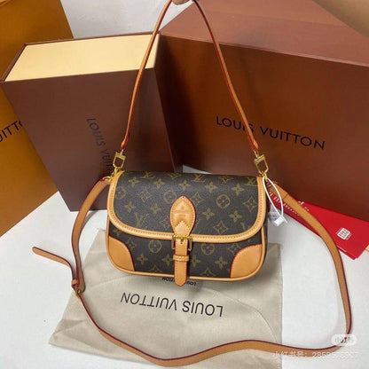 🎉 Offer 🎊LV / Chanel / Tory Buch
Size: 27 ~ 20.5  cm
70 dhs🇦🇪
Limit Stock

Zain115
♥️♥️♥️