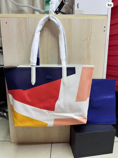 🌟 LACOSTE 🐊 New 2 in 1
Double-sided usable bag
Size: 47 * 29 cm
95 dhs🪙

Zain115
♥️♥️♥️