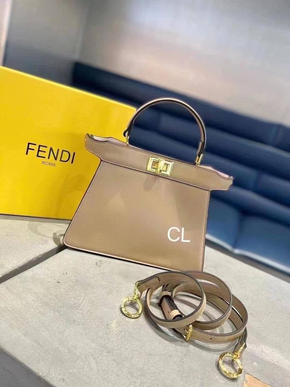 Fendi 
Good Quality 

With Box 
🎁🎁🎁

110 dhs🇦🇪

Zain250
♥️♥️♥️