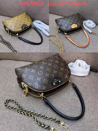 LV
90 dhs🪙💕
size 22cm

Zain26
♥️♥️♥️