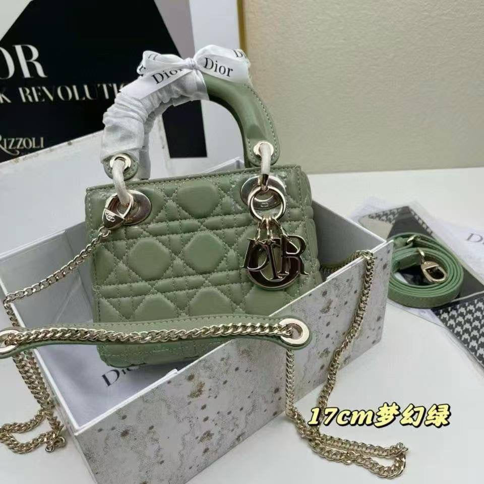 Lady Dior Master

250 dhs🇦🇪

#With box
🎁🎁🎁

#17cm

Zain228
♥️♥️♥️