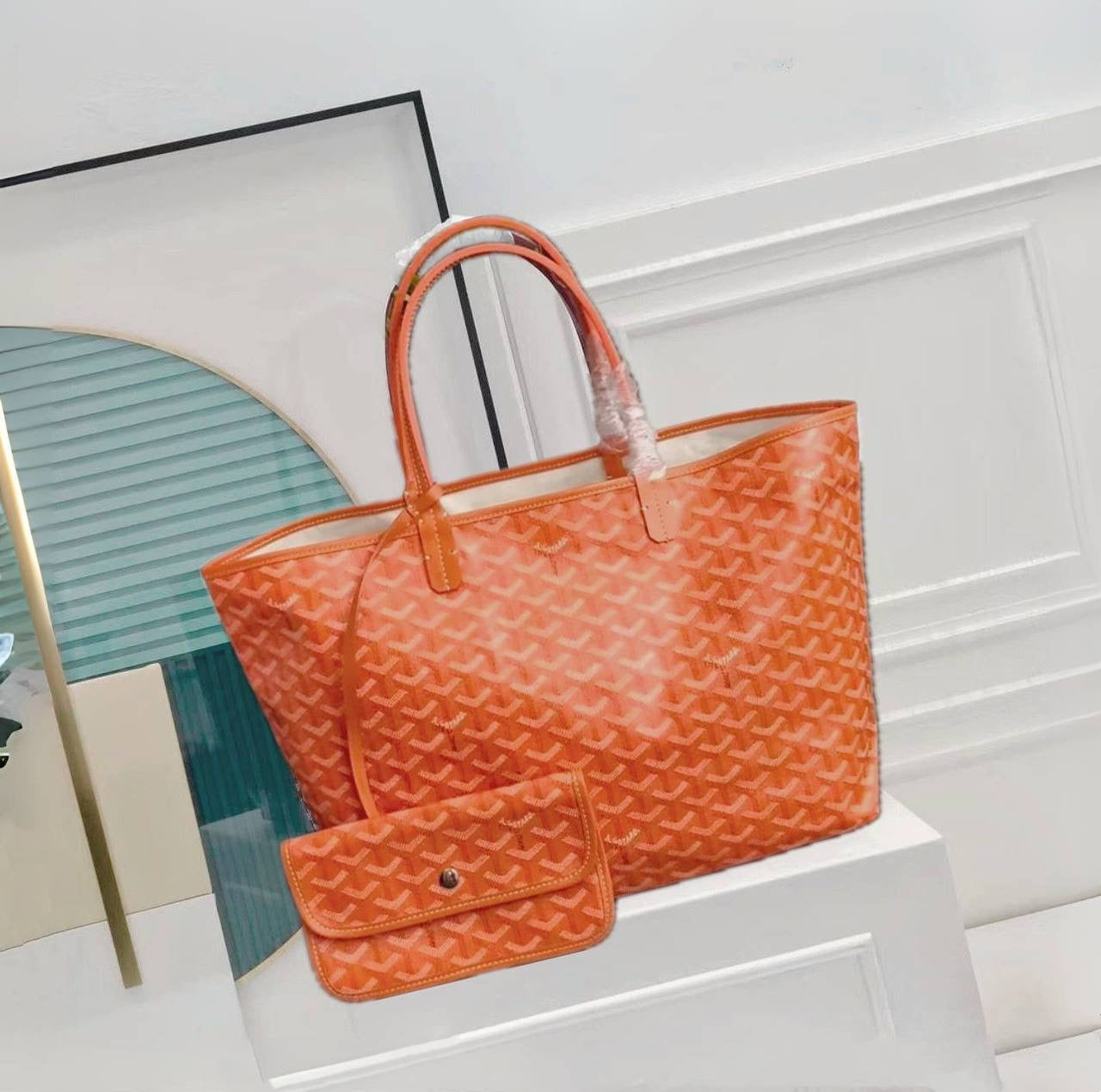 GOYARD 

BIG SIZE 

NEW CAME 

HIGH QUALITY 

100 dhs🪙💕

Zain39
♥️♥️♥️