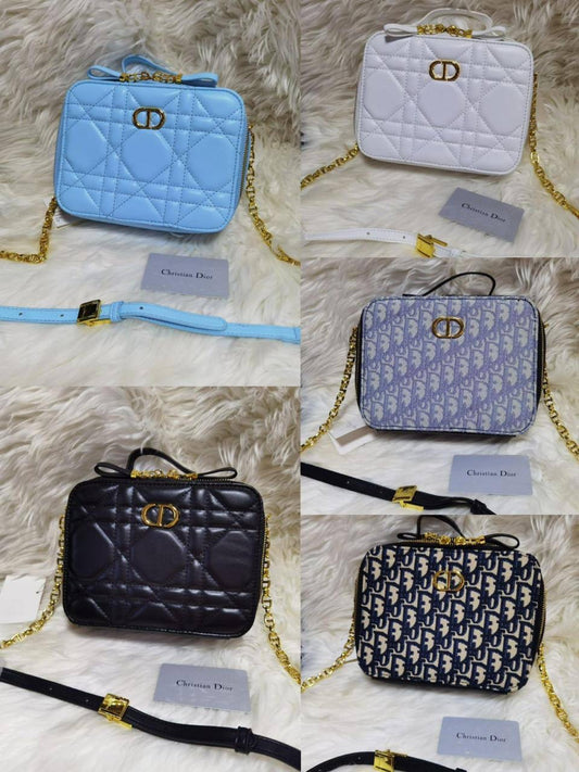 🎉 Big Offer 🎊 Dior Caro 
Size : 20 * 16 cm
55 dhs🇦🇪

Zain115
♥️♥️♥️