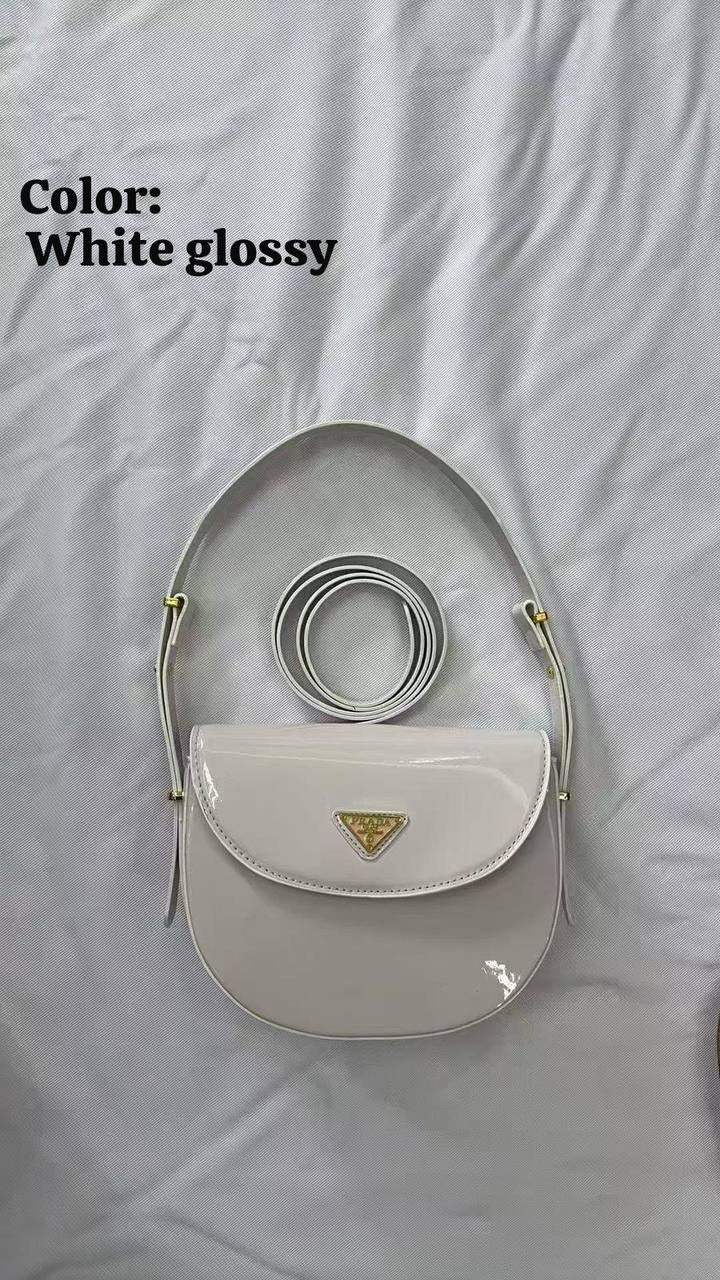 Prada sʜᴏᴜʟᴅᴇʀ ʙᴀɢ

ᴡɪᴛʜʙᴏx
🎁🎁🎁

ʟᴇᴀᴛʜᴇʀ/ɢʟᴏssʏ
80 dhs🇦🇪

Zain56
♥️♥️♥️