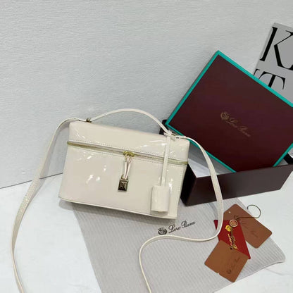 LORO PIANA GLOSSY 
GOOD QUALITY 

95 dhs🇦🇪

WITH BOX 
🎁🎁🎁

Zain28
♥️♥️♥️