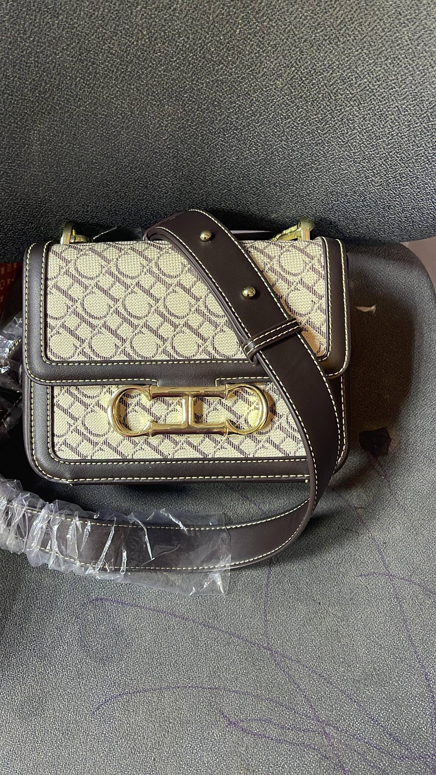 CH
High Quality 

with box 
🎁🎁🎁

95 dhs🇦🇪

Zain136
♥️♥️♥️