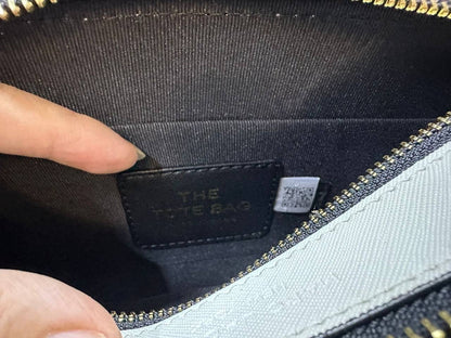 MARC JACOBS 

NEW CAME GOOD QUALITY 
WITH BOX 
🎁🎁🎁

80 dhs🇦🇪

Zain39
♥️♥️♥️