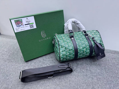 Goyard

With box 
🎁🎁🎁

size :25×15 
90 dhs🪙

Zain114
♥️♥️♥️