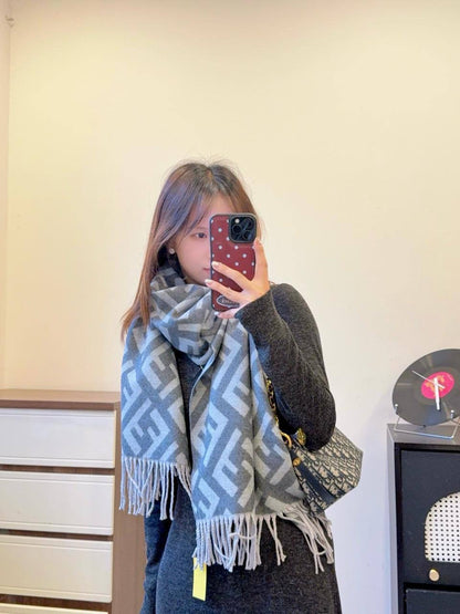 Scarf
180*68cm
45 dhs🇦🇪

Zain17
♥️♥️♥️