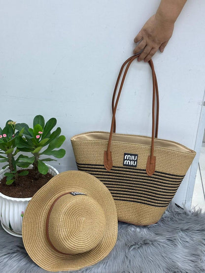 Miu Miu
SIZE……….  40 CM🌷
90 dhs🇦🇪

Zain244
♥️♥️♥️