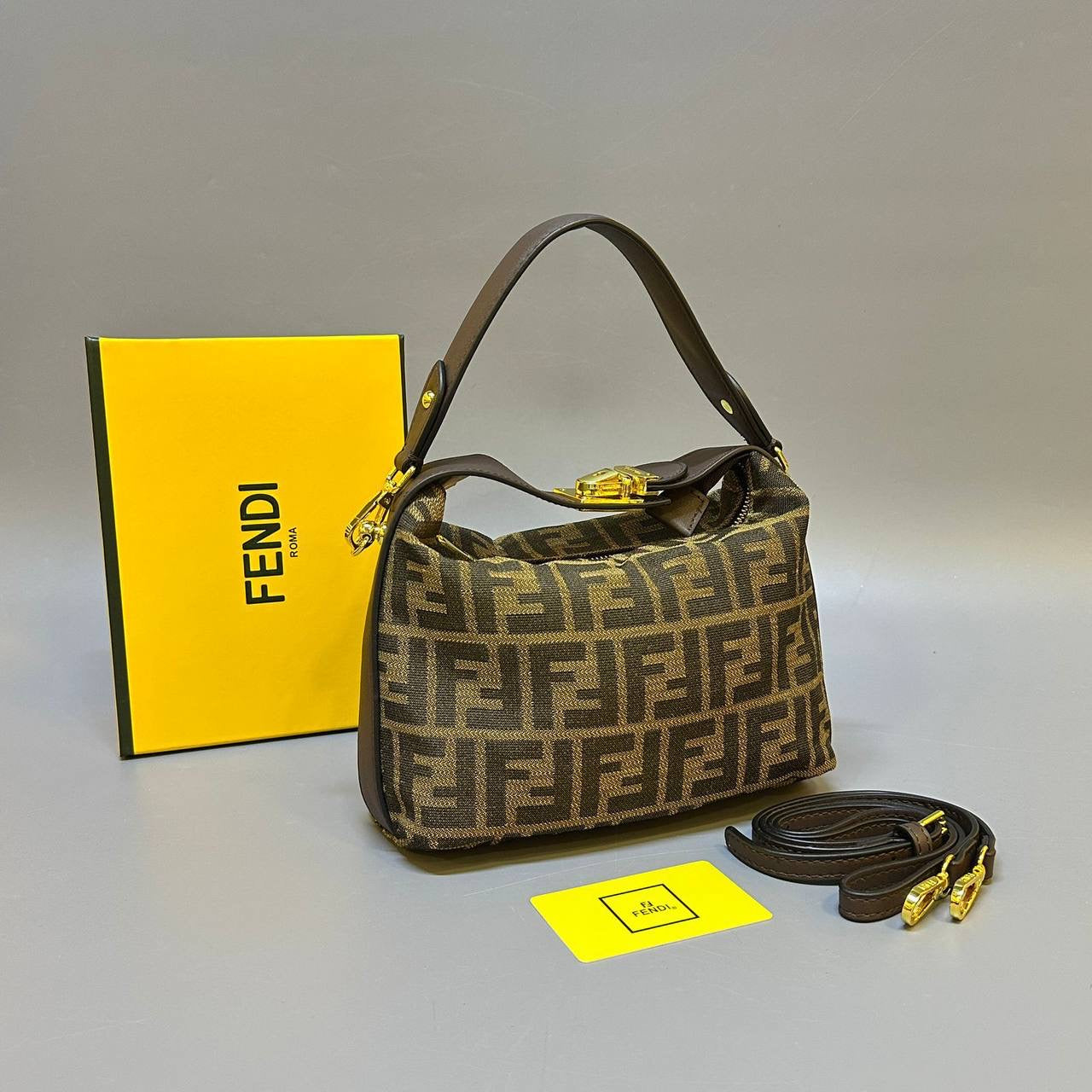 FENDI

 NEW CAME GOOD QUALITY 
WITH BOX 
🎁🎁🎁

90 dhs🇦🇪

Zain39
♥️♥️♥️