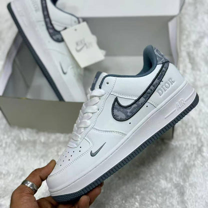 Airforce 1
Size 40 to 45

90 dhs🇦🇪

Zain27
♥️♥️♥️