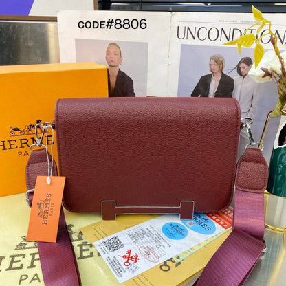 HERMES ɢᴇᴛᴀ
ᴄʀᴏss ʙᴏᴅʏ ʙᴀɢ
ᴍᴀᴛᴛᴇ ʟᴇᴀᴛʜᴇʀ ᴍᴀᴛᴇʀɪᴀʟ
sɪʟᴠᴇʀ ʜᴀʀᴅᴡᴀʀᴇ
sɪᴢᴇ : 24 cm
ᴡɪᴛʜ BOX
🎁🎁🎁

70 dhs🇦🇪

Zain31
♥️♥️♥️