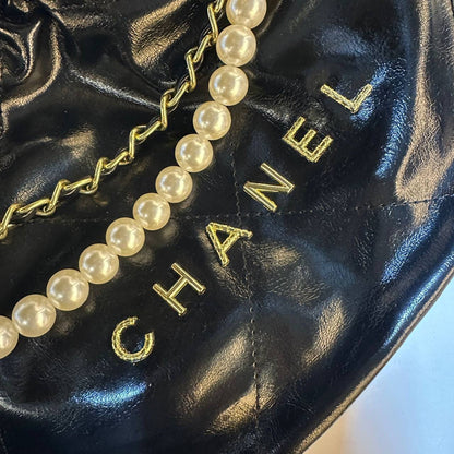 CHANEL 

NEW CAME GOOD QUALITY 
WITH BOX 
🎁🎁🎁

105 dhs🇦🇪

Zain39
♥️♥️♥️