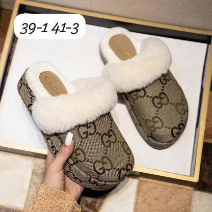 LV - Gucci - Fendi
Big off now 
Size on picture 
Good quality 
85 dhs🪙

Zain138
♥️♥️♥️