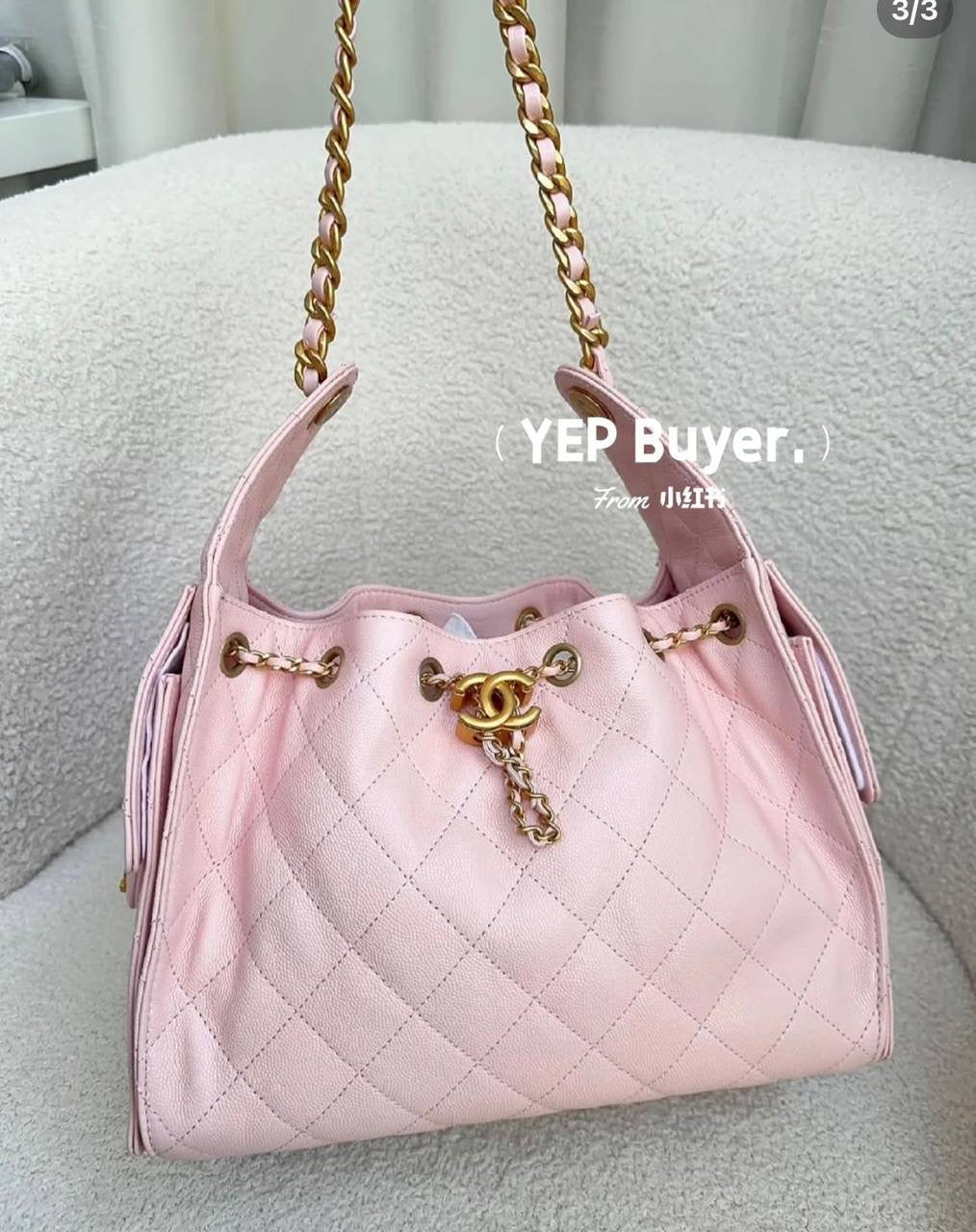 Chanel 
Size 25cm 
120 dhs🇦🇪

Zain254
♥️♥️♥️