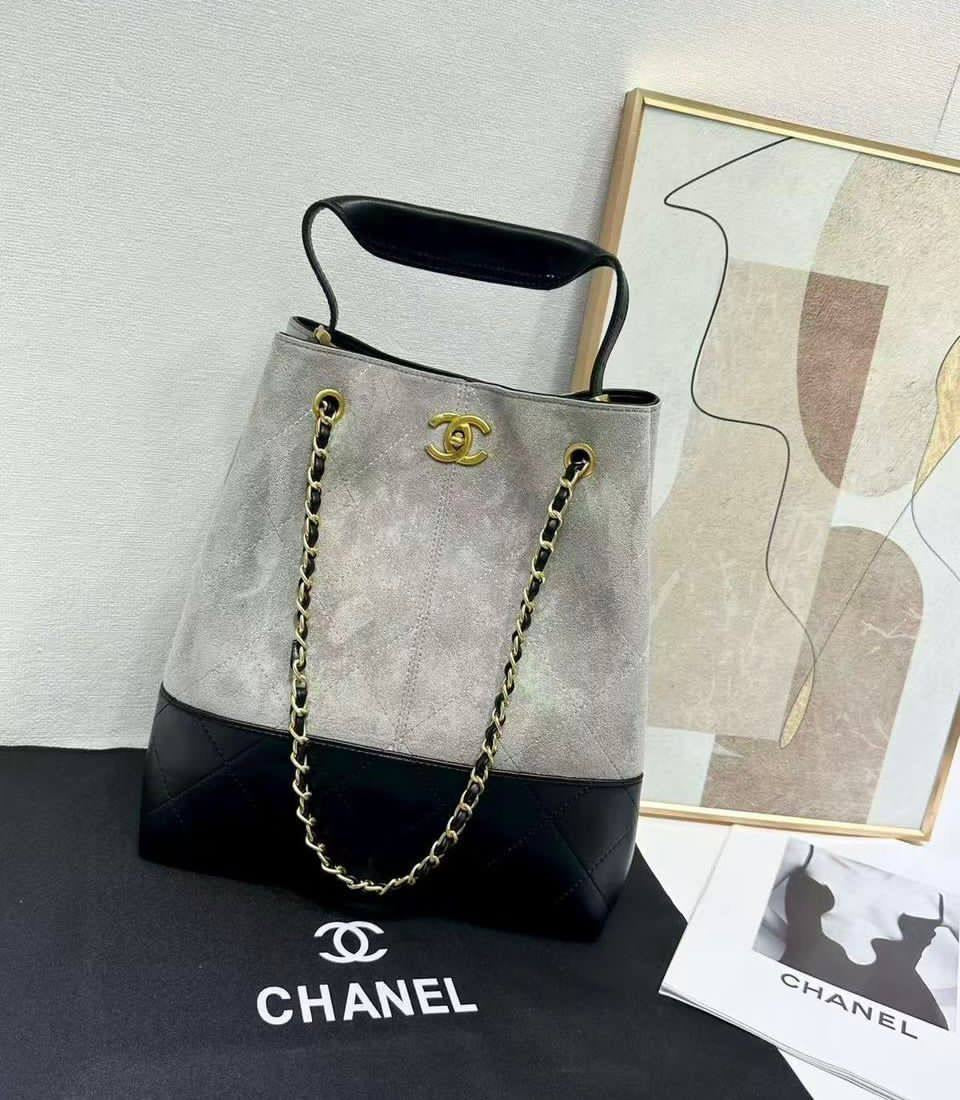 CHANEL 
NEW CAME GOOD QUALITY 
105 dhs🇦🇪

Zain39
♥️♥️♥️