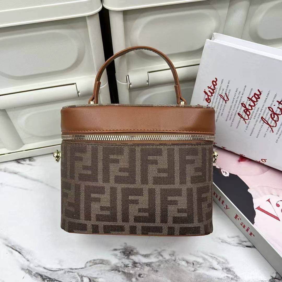 Fendi
65 dhs🇦🇪

Zain22
♥️♥️♥️