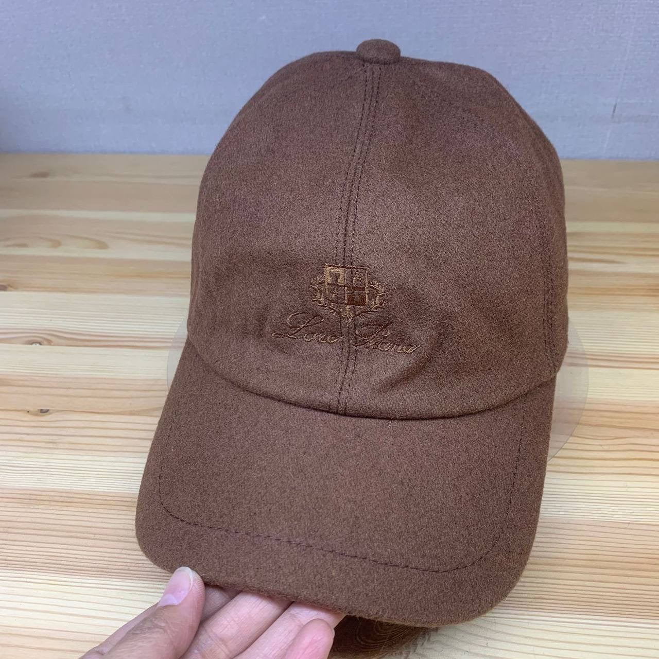 CASHMERE LORO PIANA 
MENS CAP 🧢 
FREE SIZE 
120 dhs🪙

Zain88
♥️♥️♥️