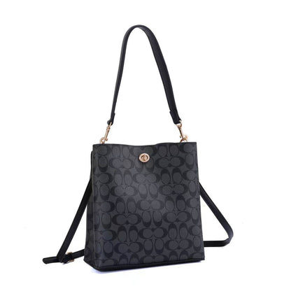 COACH 

NEW CAME 
GOOD QUALITY 

75 dhs🇦🇪

Zain39
♥️♥️♥️