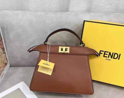 Fendi 
Good Quality 

With Box 
🎁🎁🎁

110 dhs🇦🇪

Zain250
♥️♥️♥️