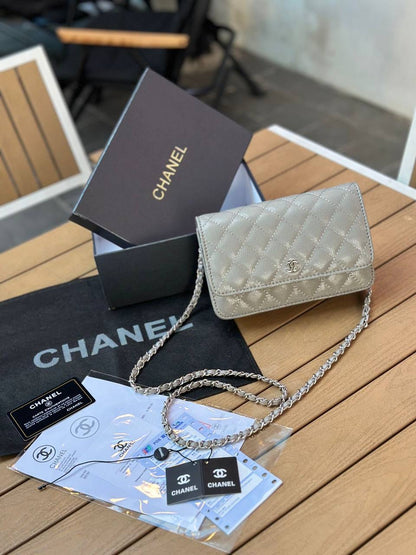 Chanel

With Box
🎁🎁🎁

95 dhs🇦🇪

Zain143
♥️♥️♥️