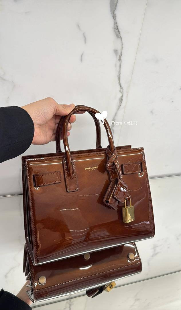 YSL

105 dhs🇦🇪

size：26cm

Good quality

Zain35
♥️♥️♥️