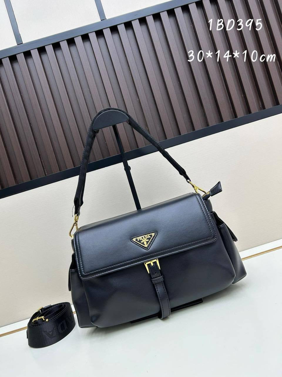 Prada  Master
30cm 
350 dhs🇦🇪

Zain228
♥️♥️♥️