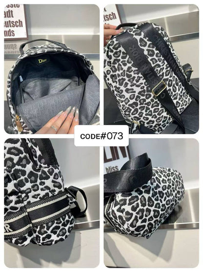 CHRISTIAN DIOR ✦ FENDI
ᴄʟᴀssɪᴄ ᴘʀɪɴᴛ ʟᴏɢᴏ
BAGPACK / KNAPSACK
sɪᴢᴇ: 30 cm

75 dhs🇦🇪

Zain31
♥️♥️♥️