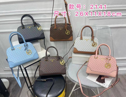 MK
95 dhs🪙💕
size 26cm

Zain26
♥️♥️♥️
