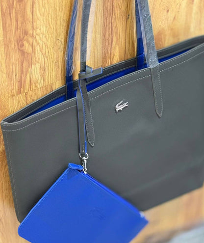 Lacoste

New crocodile double bread, 
good quality, 

size 46 * 30 cm 
75 dhs🇦🇪

Zain12
♥️♥️♥️