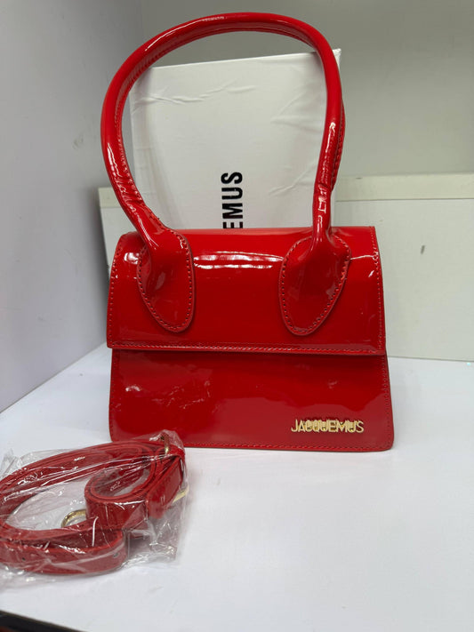 Jacquemus
With box 
🎁🎁🎁

70 dhs🇦🇪
offer

Zain50
♥️♥️♥️