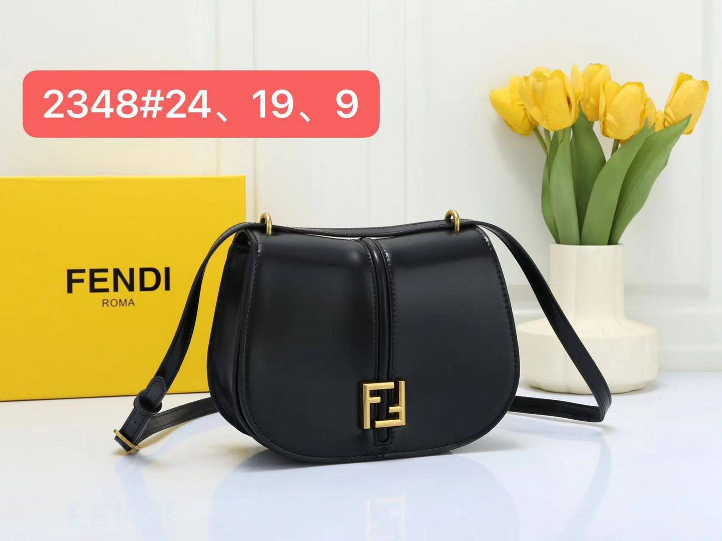 Fendi

With box 
🎁🎁🎁

85 dhs🇦🇪

Zain137
 ♥️♥️♥️
