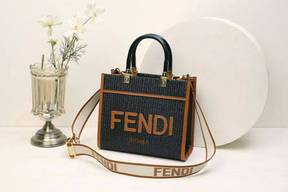 FENDI sᴜɴsʜɪɴᴇ
ᴍɪɴɪ ᴛᴏᴛᴇ ʙᴀɢ
ʀᴀᴛᴛᴀɴ ᴛᴡᴇᴇᴅs ᴍᴀᴛᴇʀɪᴀʟ
ᴡɪᴛʜ ʟᴏɴɢ ʙᴇʟᴛ sᴛʀᴀᴘ
sɪᴢᴇ : 26 cm

95 dhs🇦🇪

Zain31
♥️♥️♥️