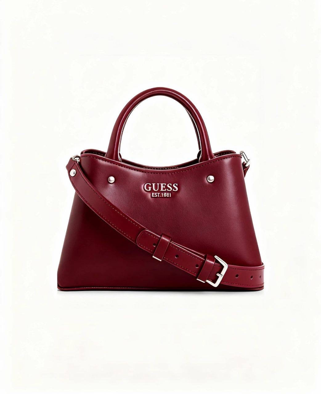 Guess

90 dhs🇦🇪

size：22cm

Good quality 

with box
🎁🎁🎁

Zain35
♥️♥️♥️