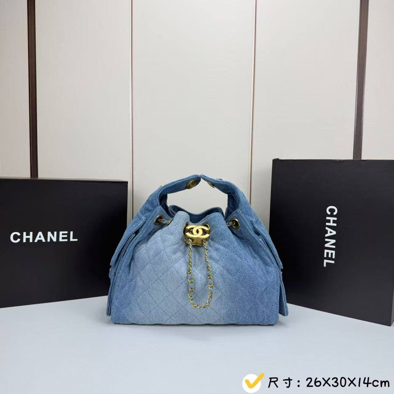Chanel - Master
280 dhs🪙💕

Zain153
♥️♥️♥️