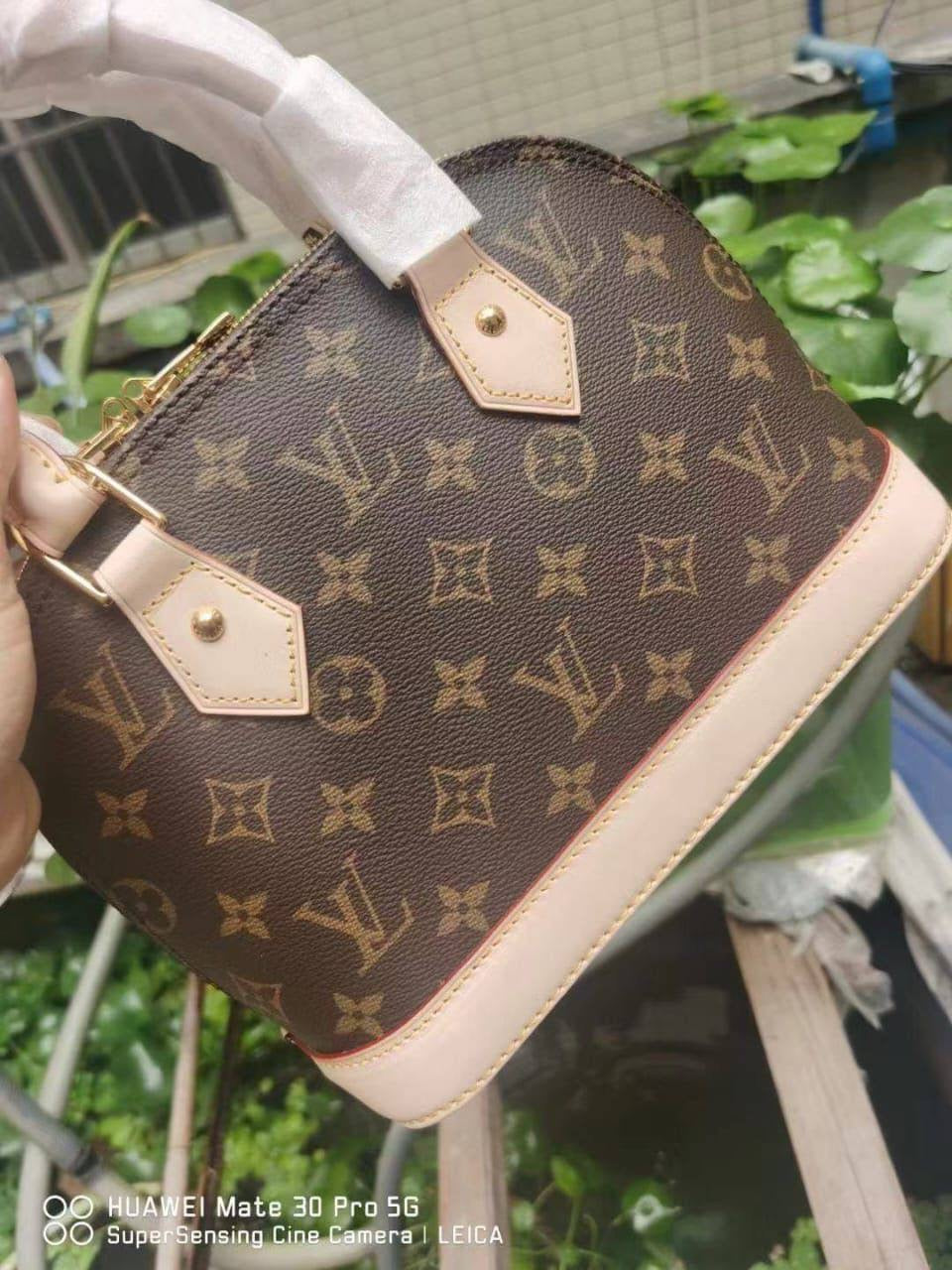 LV Alma 
Master
270 dhs🪙💕
Premium quality 
#25cm…❤️❤️

Zain228
♥️♥️♥️