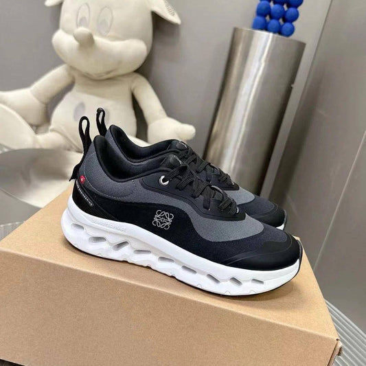 On Cloud  Loewe
Size 36 to 46 
120 dhs🪙

Zain82
♥️♥️♥️