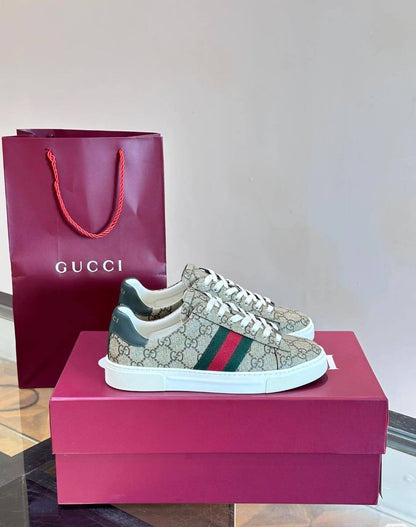 NEW CAME 
GUCCI SHOES 
GOOD QUALITY 
130 dhs🪙
Size 36 to 41

Zain40
♥️♥️♥️