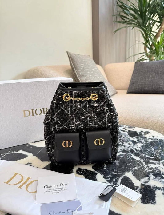 Dior BP
Master
        22Cm
350 dhs🪙💕

Zain131
♥️♥️♥️