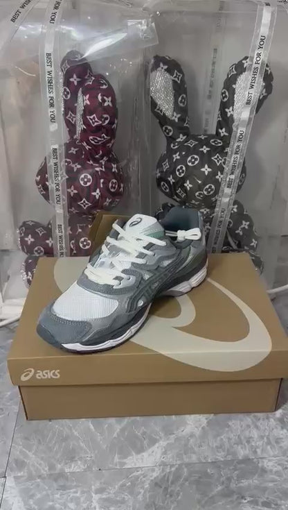ASICS GEL-NYC "Cream/Steel Grey"💚
40-45 AVAILABLE 
220 dhs🪙💕

Zain242
♥️♥️♥️