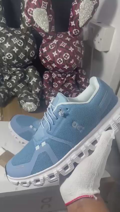 ON Cloud 6 ‘Light Blue/White’💙🤍
36-45 AVAILABLE 
180 dhs🪙🖤

Zain242
♥️♥️♥️