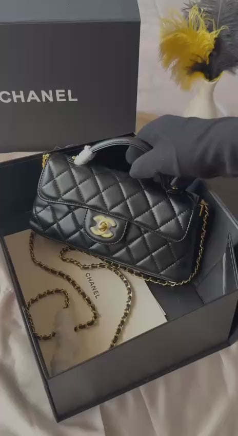 Available Again✨✨✨
CHANEL
23cm
320 dhs🪙🖤
Top quality 
With box🎁

Zain167
♥️♥️♥️