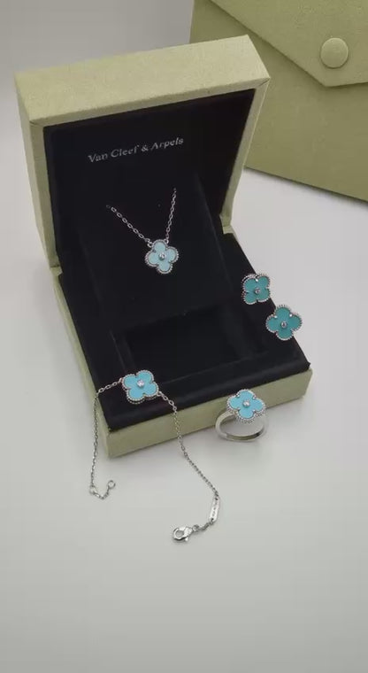 Van Cleef
*Master Quality* 
*Necklace & Earring*
120 dhs🪙🌨️ with Normal Box 🎁
130 dhs🪙🌨️ with Good Box 🎁
180 dhs🪙🌨️ with Master Box 🎁

Zain210
♥️♥️♥️