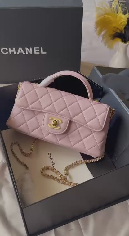 Available Again✨✨✨
CHANEL
23cm
320 dhs🪙🖤
Top quality 
With box🎁

Zain167
♥️♥️♥️
