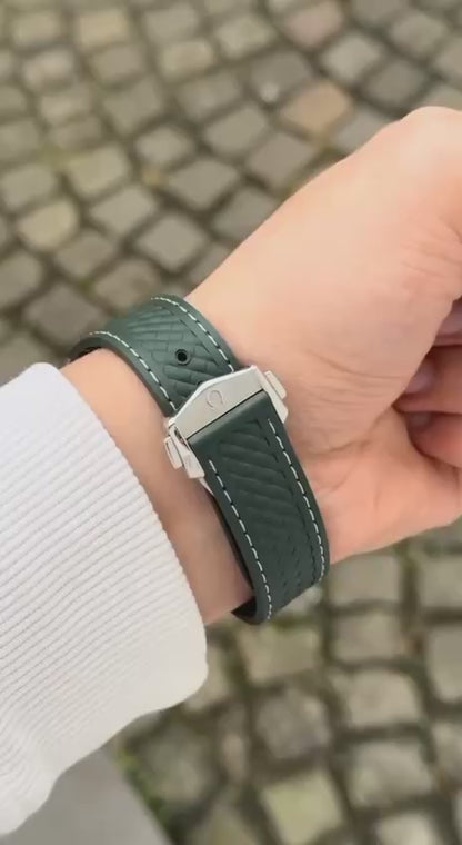Omega watch for men good 
quality automatic 
250 dhs🪙💚

Zain59
♥️♥️♥️